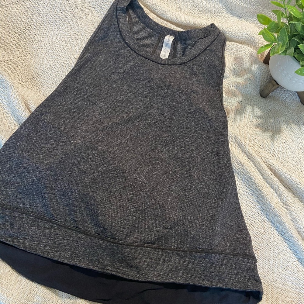 Super cute Lululemon Muscle Tee